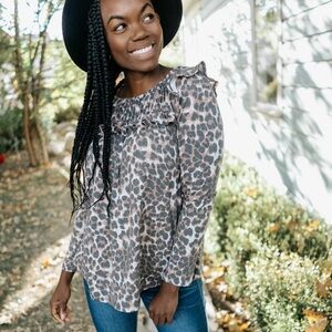 Boutique lovely J Waffle knit ruffle leopard print long sleeve top size Large